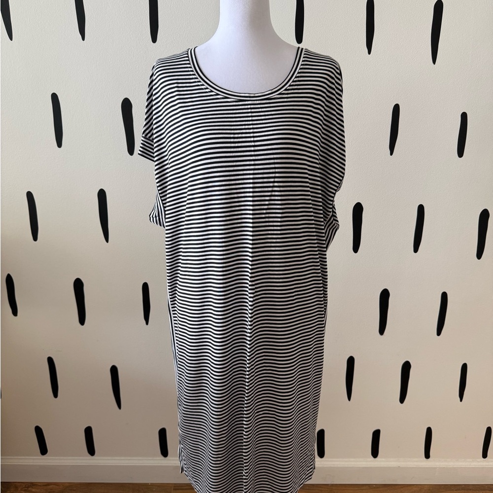 Tommy Bahama Black & White Striped Knee-Length Dress